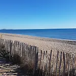 Jolie Maison De Renovee Et Climatisee, 5 Couchages, 2 Et Mezzanine, 100m De La Plage, Le Village De La Lrvm39 Villa *