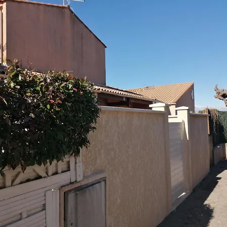 Jolie Maison De Renovee Et Climatisee, 5 Couchages, 2 Et Mezzanine, 100m De La Plage, Le Village De La Lrvm39 Villa