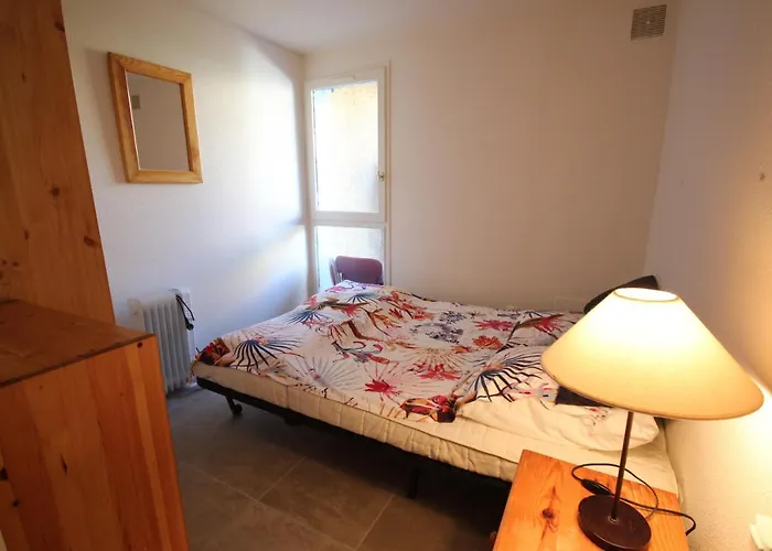 Jolie Maison De Renovee Et Climatisee, 5 Couchages, 2 Et Mezzanine, 100m De La Plage, Le Village De La Lrvm39 Portiragnes