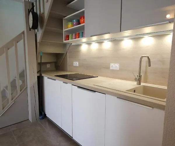 Villa Jolie Maison De Renovee Et Climatisee, 5 Couchages, 2 Et Mezzanine, 100m De La Plage, Le Village De La Lrvm39