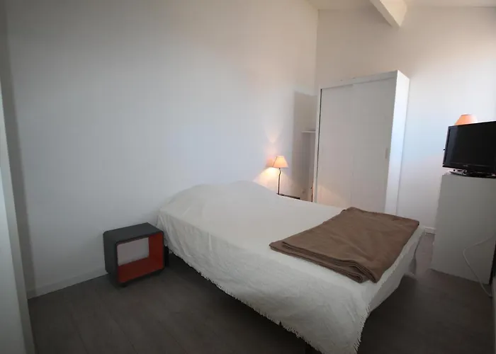 Jolie Maison De Renovee Et Climatisee, 5 Couchages, 2 Et Mezzanine, 100m De La Plage, Le Village De La Lrvm39
