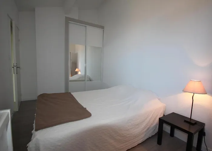Jolie Maison De Renovee Et Climatisee, 5 Couchages, 2 Et Mezzanine, 100m De La Plage, Le Village De La Lrvm39 * Portiragnes