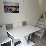 Jolie Maison De Renovee Et Climatisee, 5 Couchages, 2 Et Mezzanine, 100m De La Plage, Le Village De La Lrvm39 Portiragnes