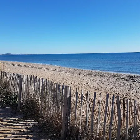Jolie Maison De Renovee Et Climatisee, 5 Couchages, 2 Et Mezzanine, 100m De La Plage, Le Village De La Lrvm39 Villa *